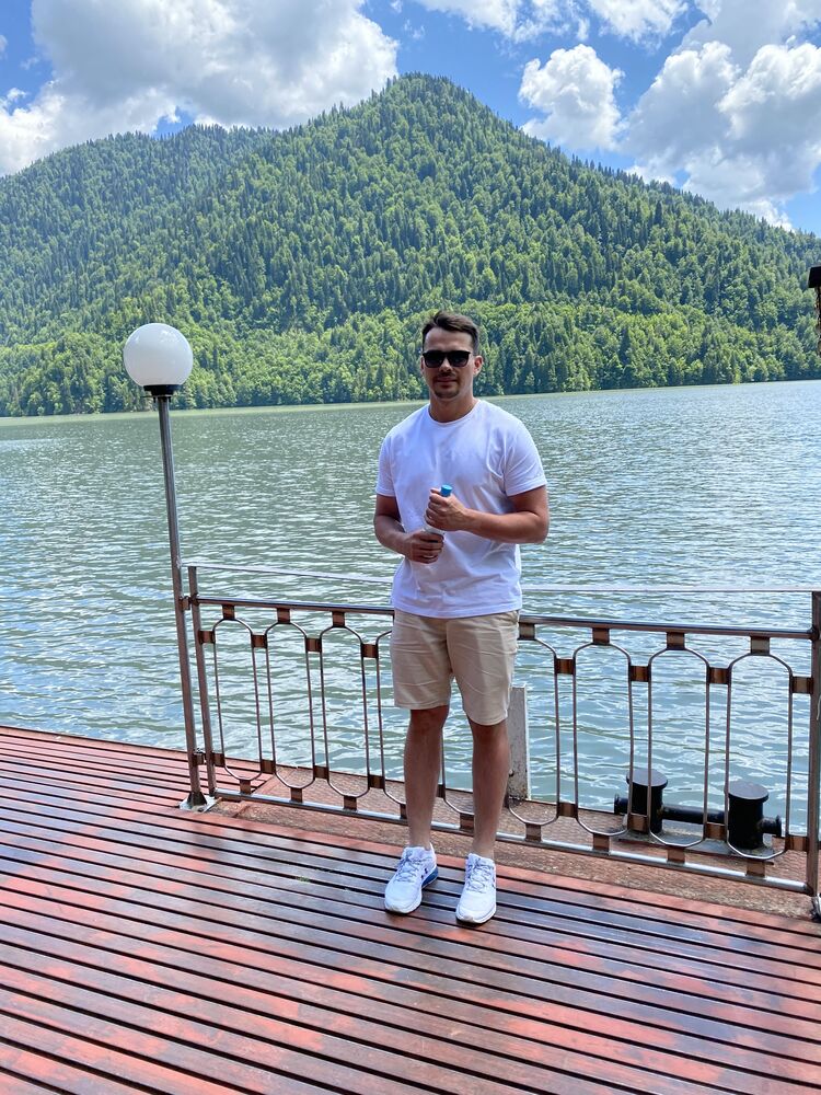  37954607  Aleksei, 37 ,    La Roche-Sur-Yon