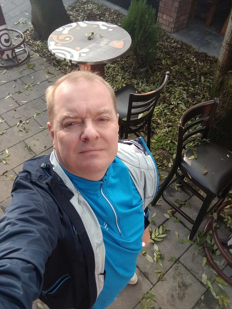  42283767  Evgenij, 52 ,    -