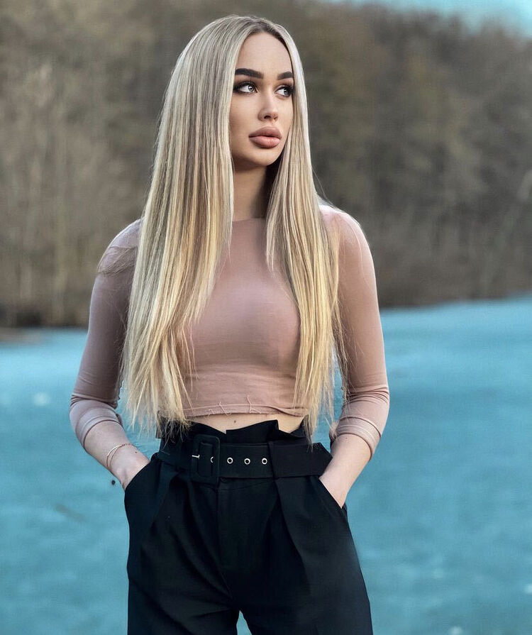  22666517  Lena, 24 ,    
