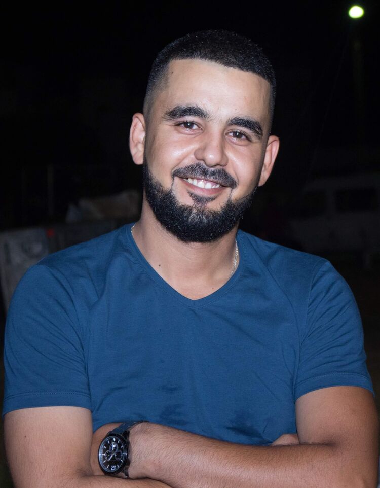  27439877  Khalil, 33 ,    Tunis