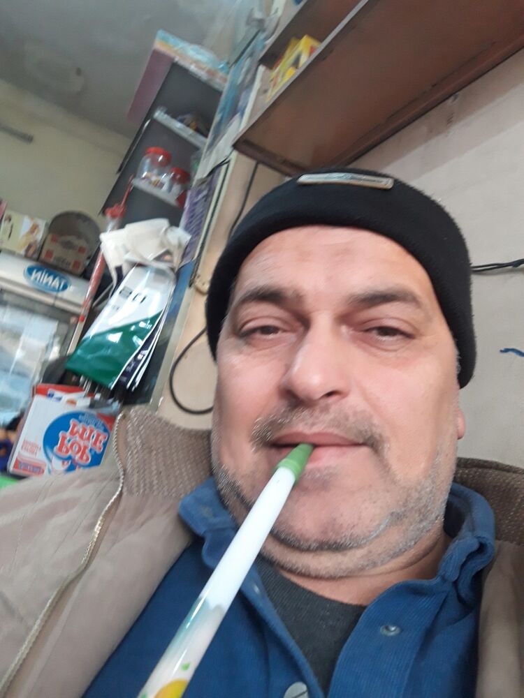  18632077  Zuher, 53 ,    