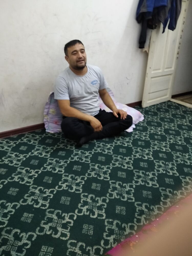  22663047  Rufat, 38 ,    