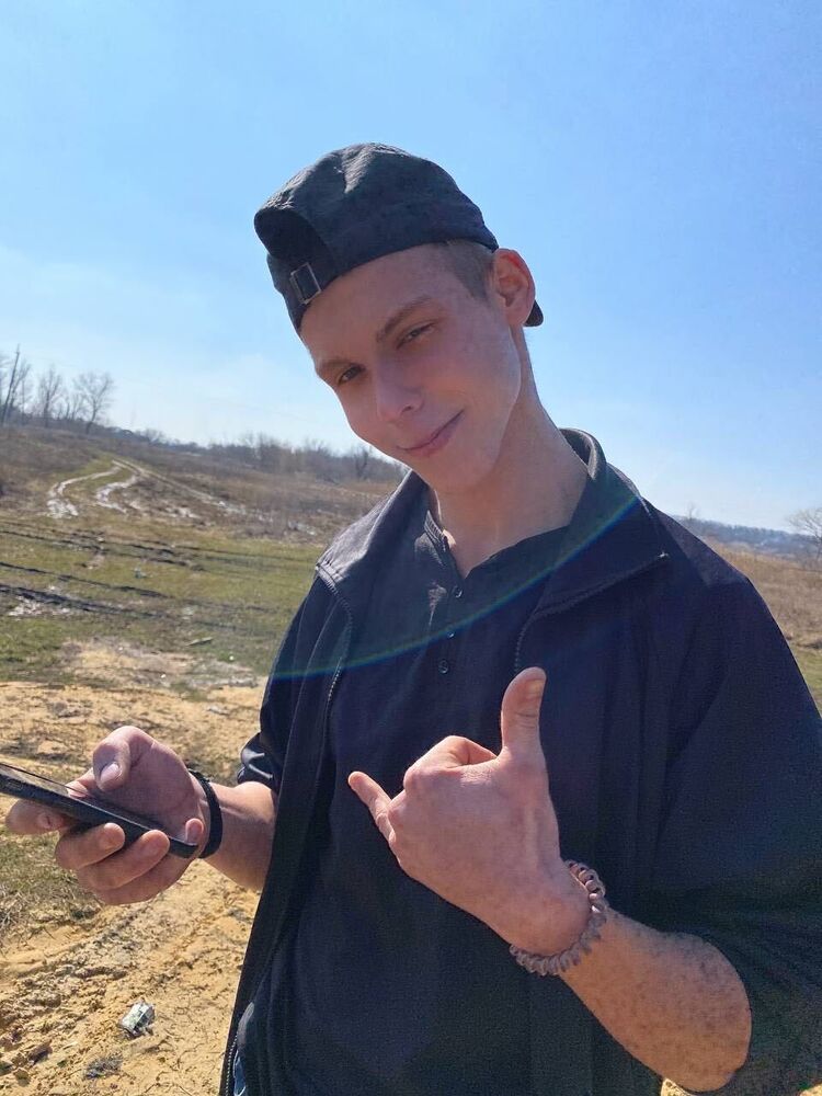  ,   Sergei, 22 ,   ,   , c , 