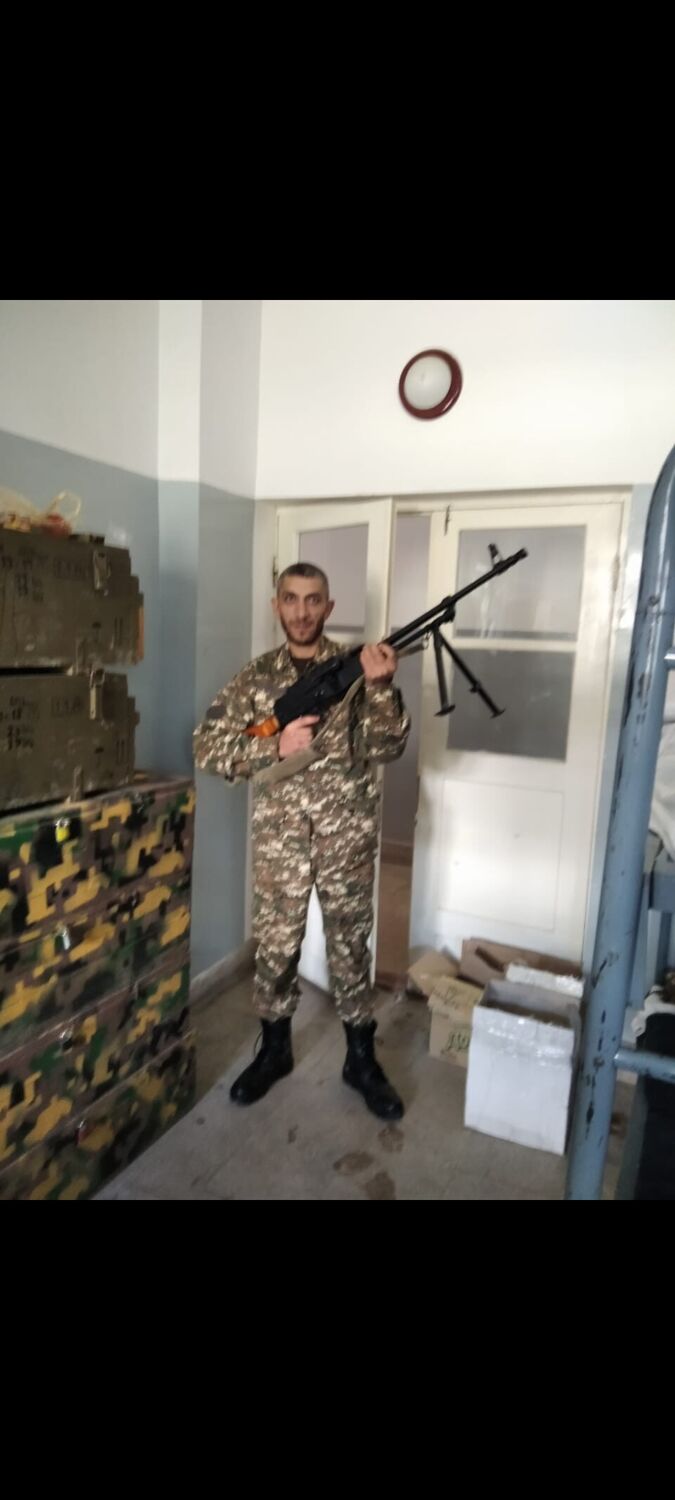 ���� 25718647 ������� Hrach, 37 ���, ���� ���������� � �������