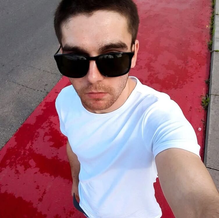 ,   Andrew, 28 ,   ,   , c , 
