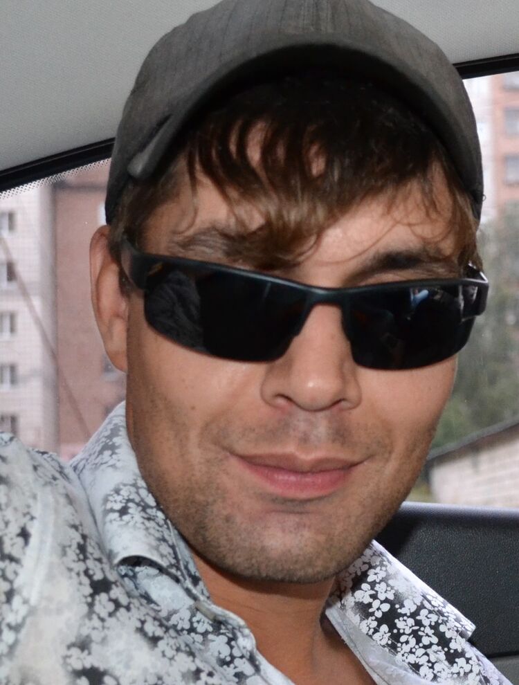  8683327  ANTON, 41 ,    
