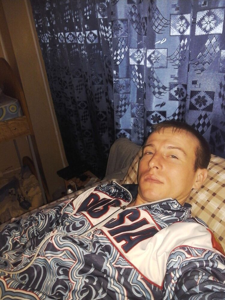  7187917  Viktor, 38 ,    