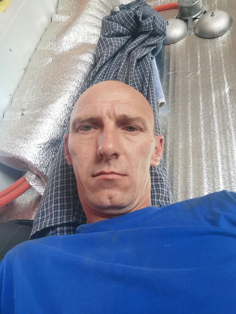  28070877  , 40 ,    