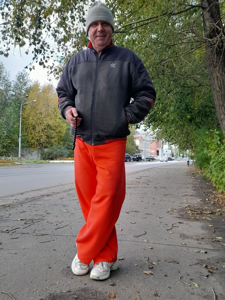  49960597  Vyacheslav, 49 ,    