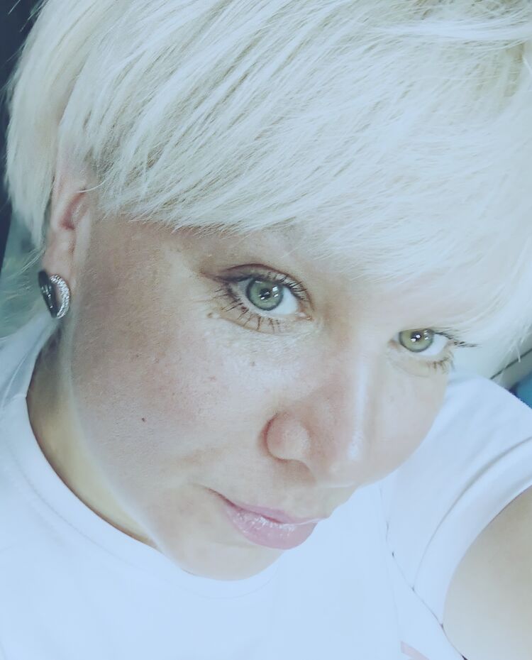  ,   LUNA, 46 ,  