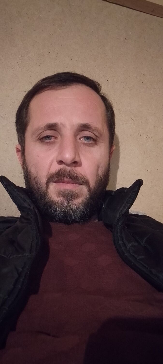  48346357  Vasif, 38 ,    