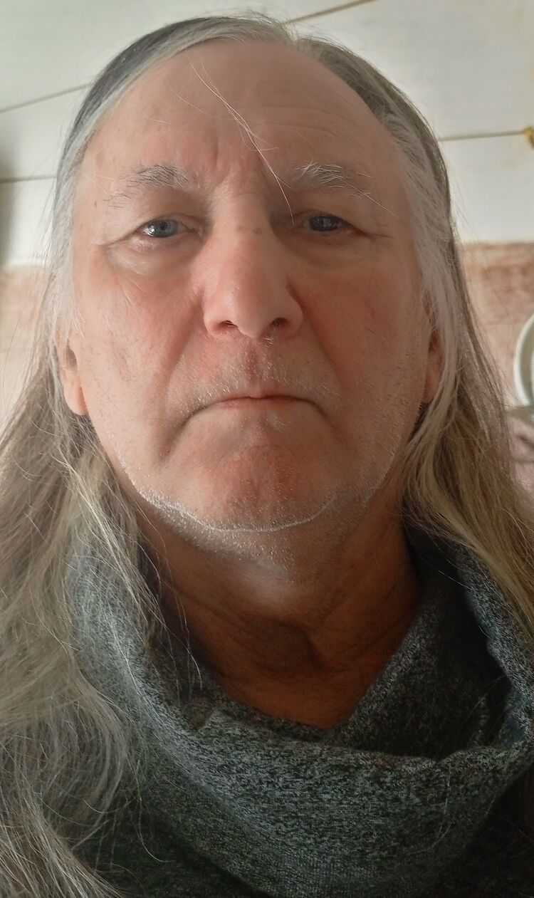  47036577  Alexandr, 74 ,    