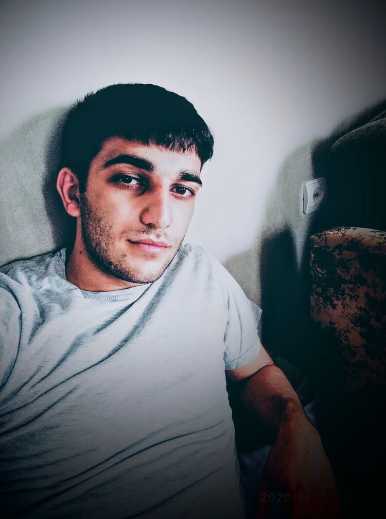 ,   Artur, 30 ,   ,   , c 