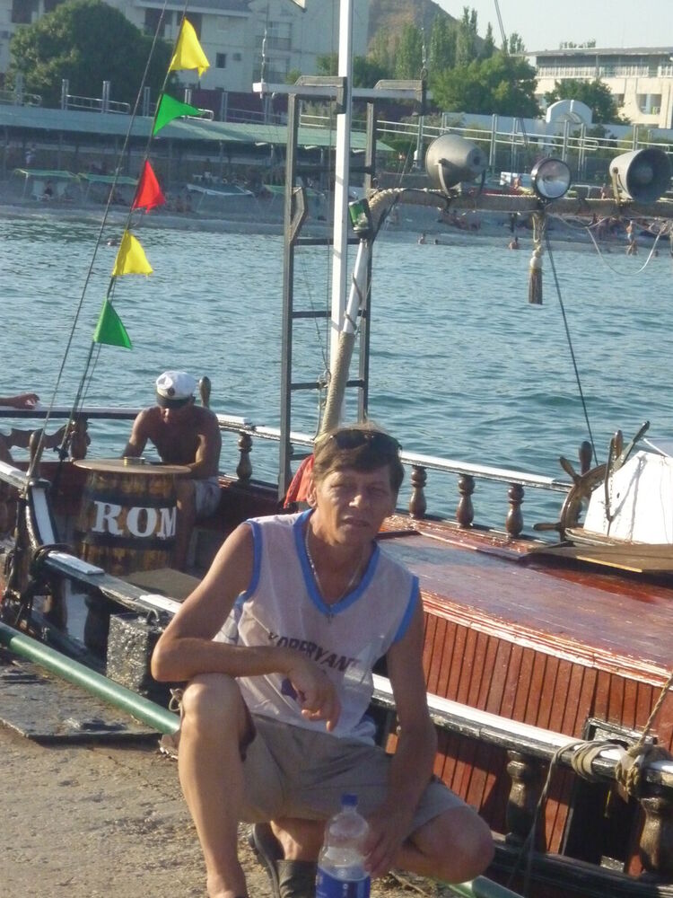  21572957  Garik, 60 ,    