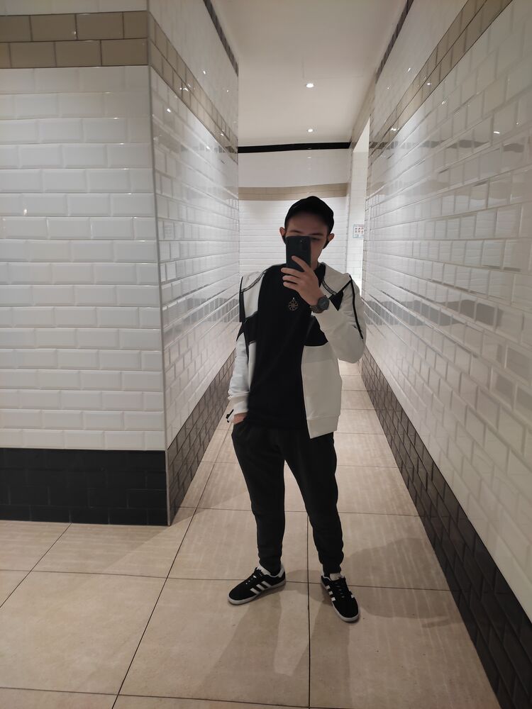  37879177  Pavel, 26 ,    