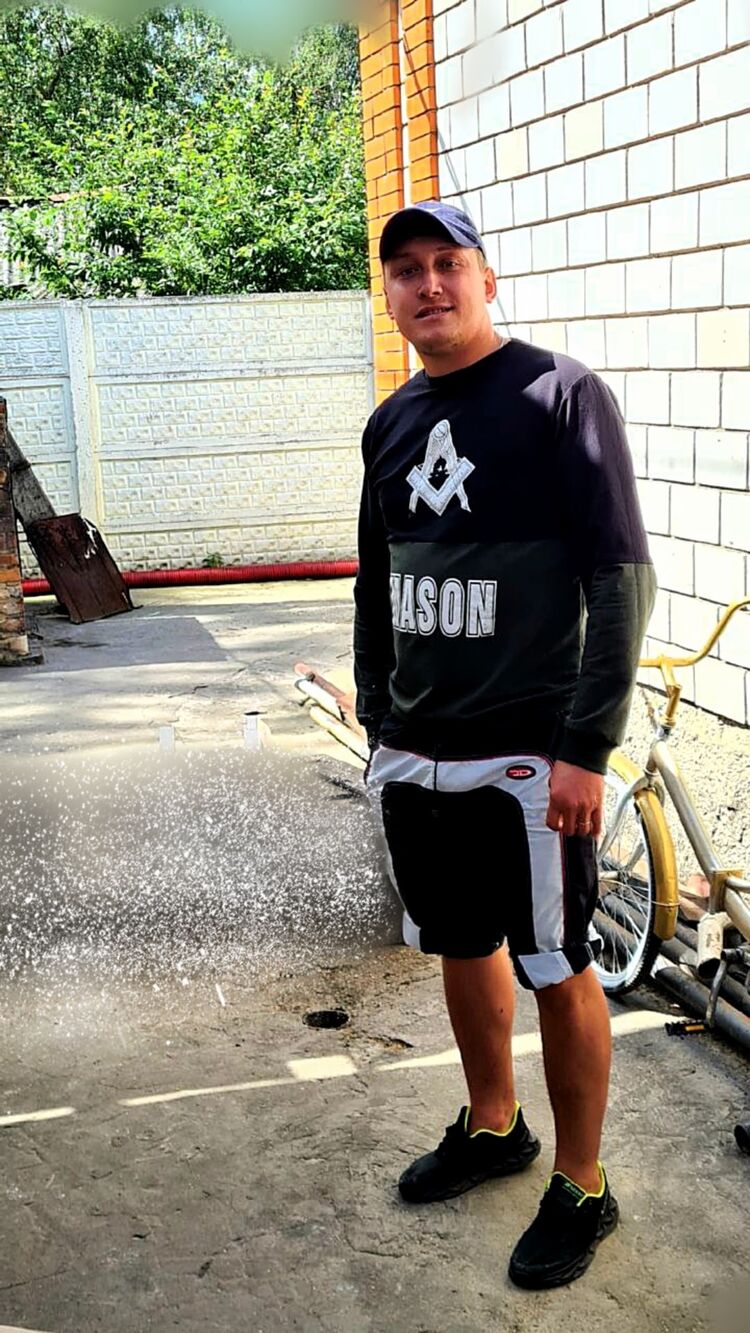  54522227  Viktor, 33 ,    