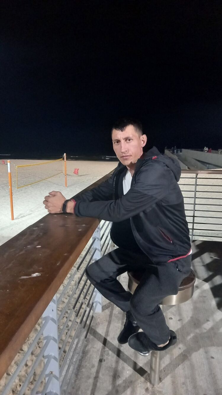  37739117  Marin, 33 ,    Holon