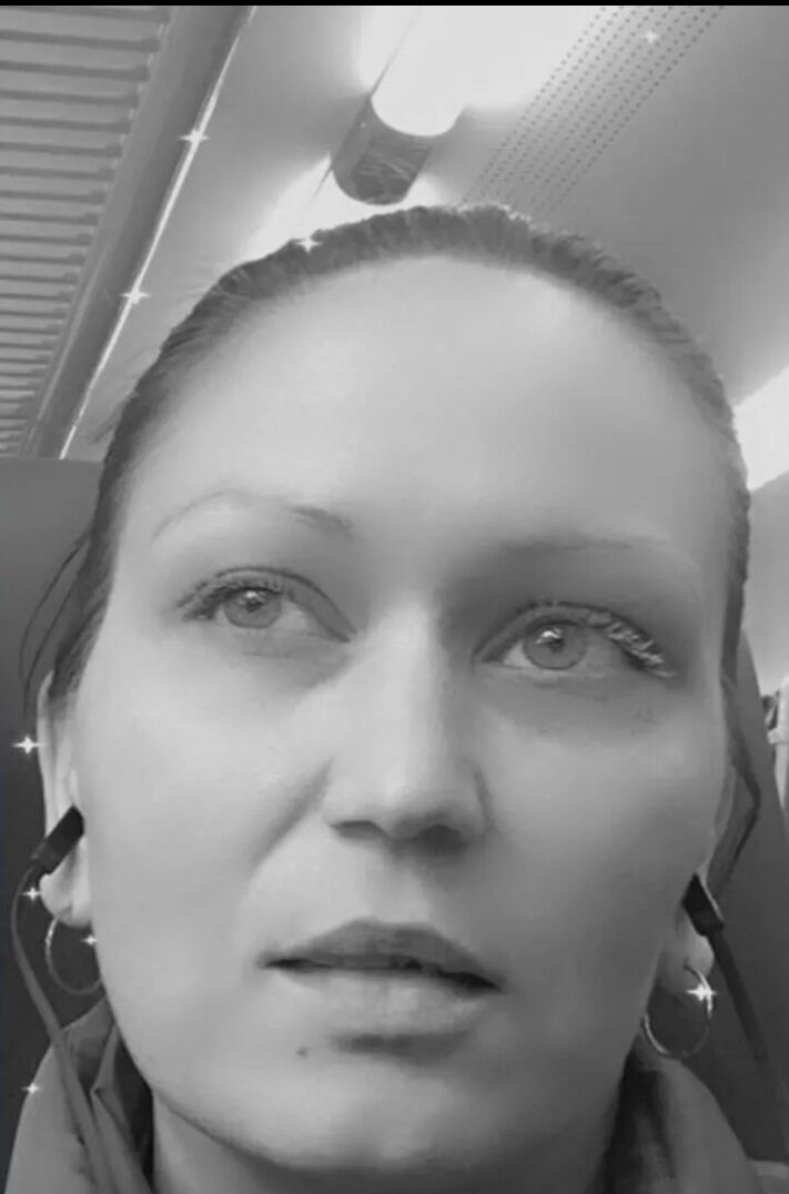  42965027  Anna, 40 ,    