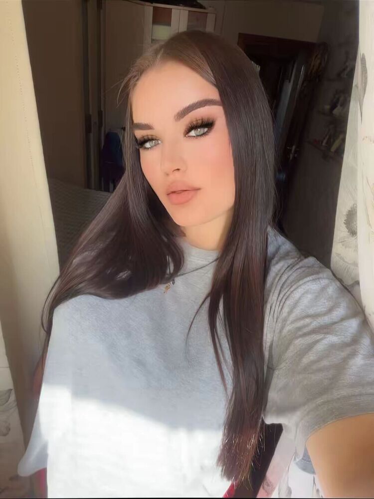  ,   Anastasia, 21 ,   , 