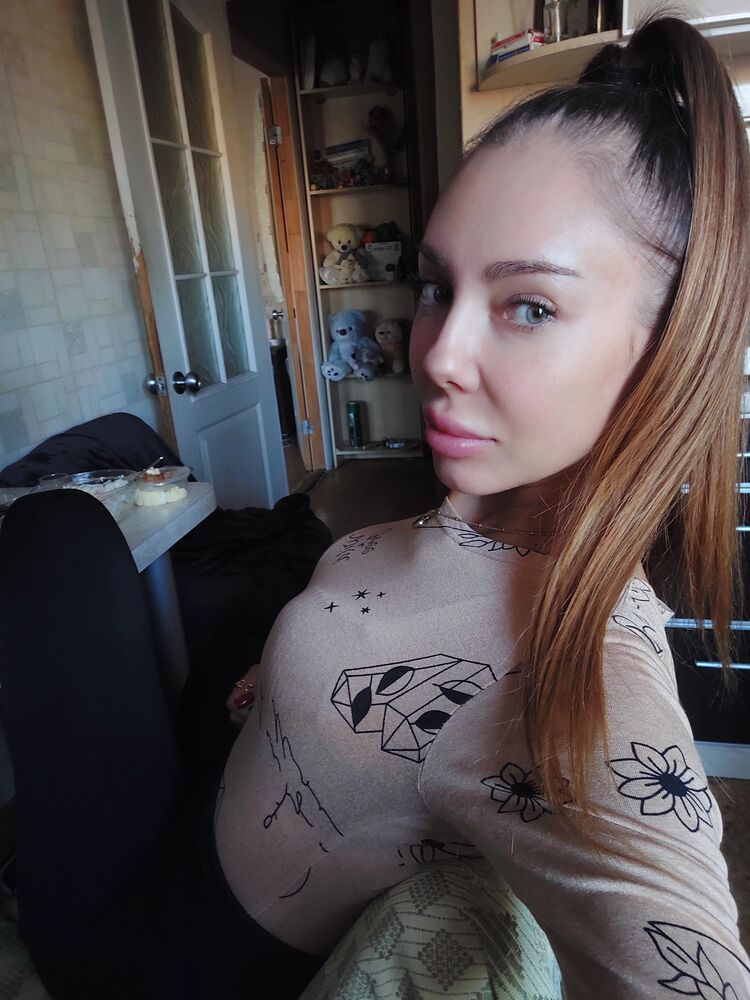  48595767  VIKA, 36 ,    