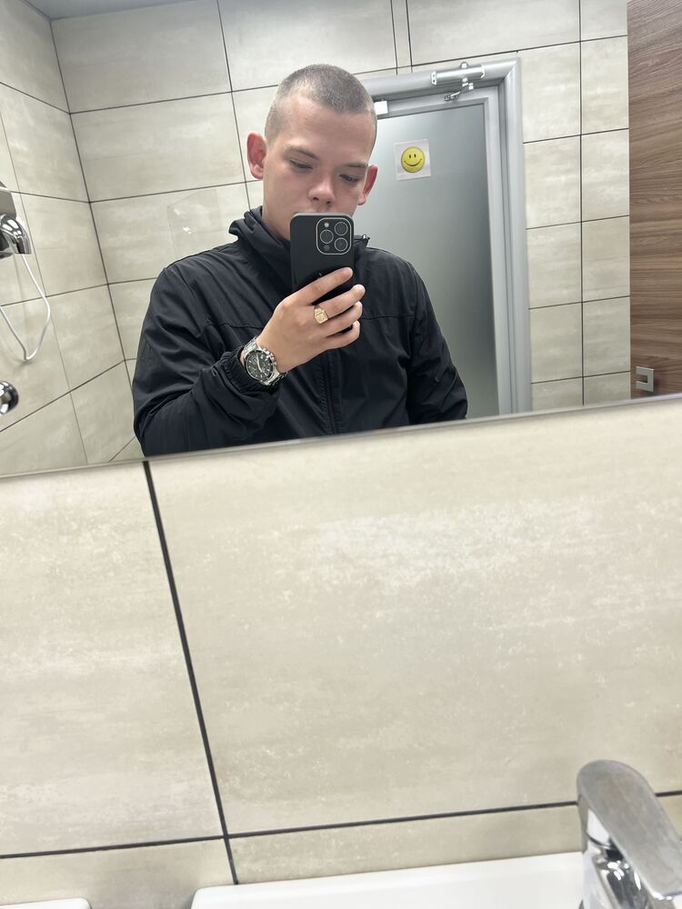 45215847  , 22 ,    -