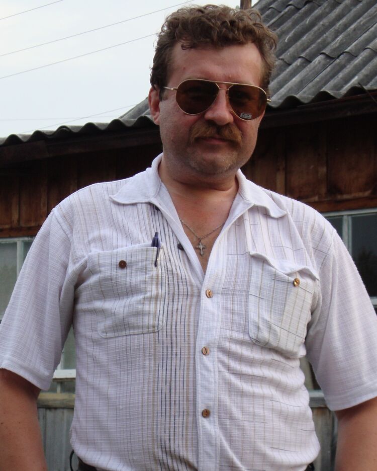  27046267  Maks, 60 ,    