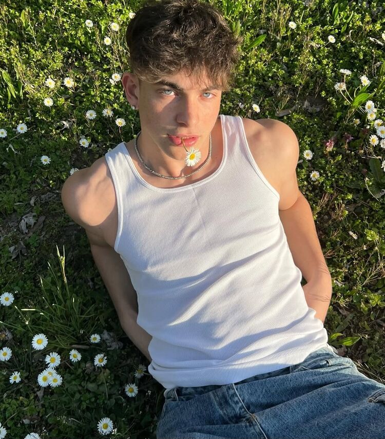  ,   Matteo, 23 ,   ,   