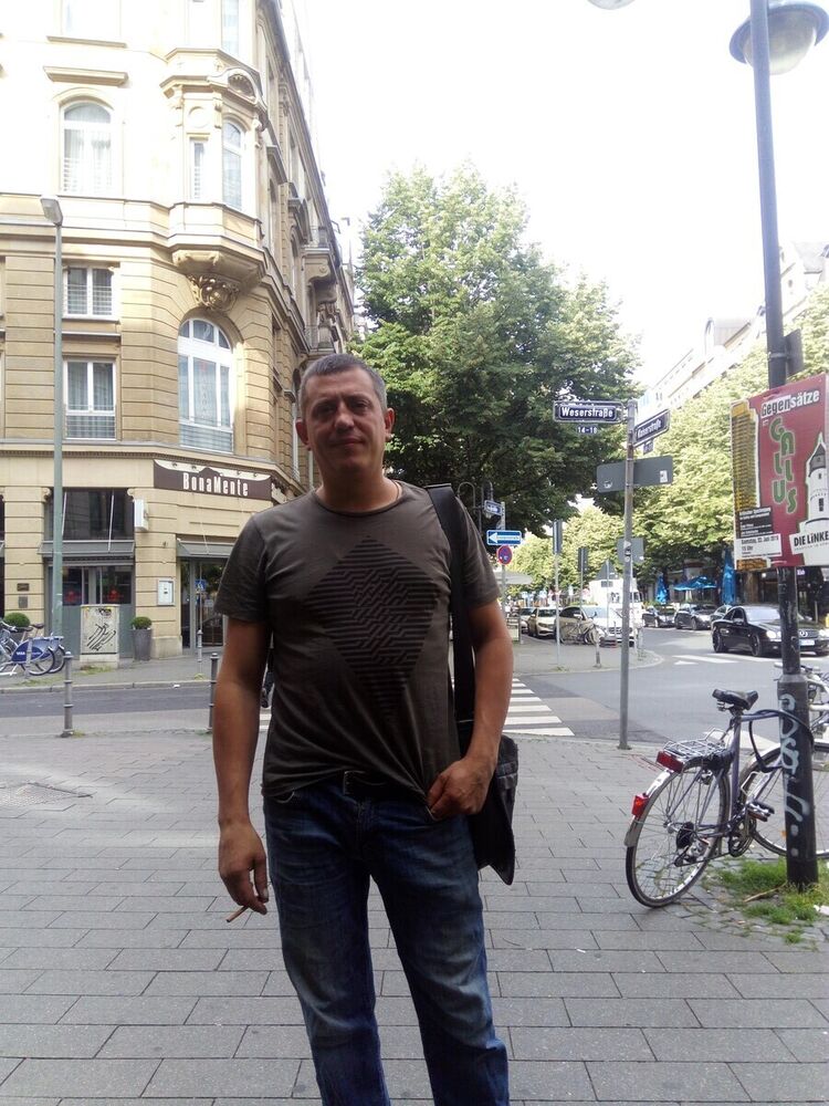  21757817  Roman, 39 ,    