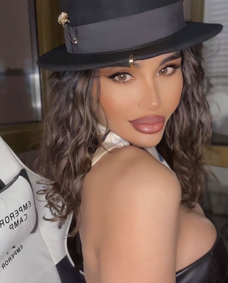  ,   Samira, 27 ,   ,   