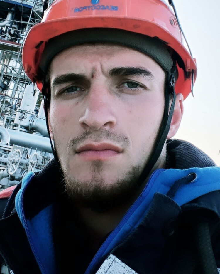  42015307  Nesim, 24 ,    