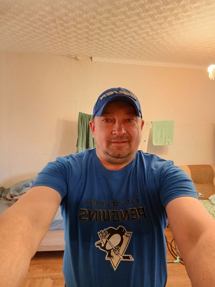  53897797  Denis, 42 ,     