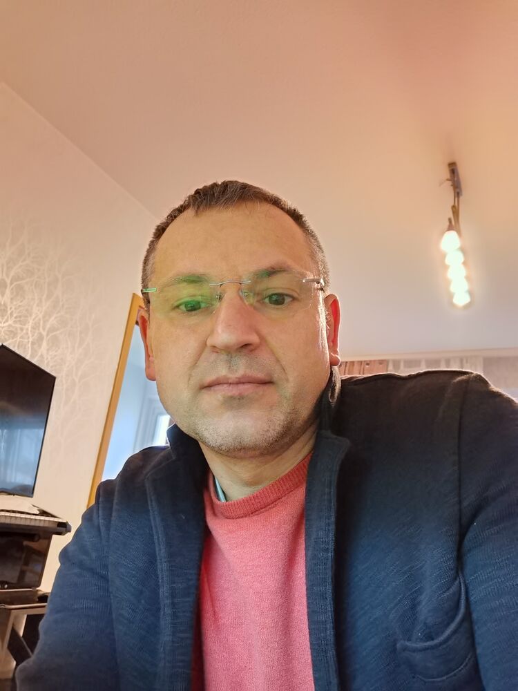  Tessin,   , 44 ,   ,   