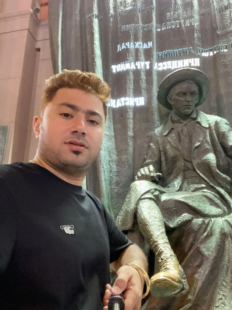  ,   Johnny, 37 ,   ,   