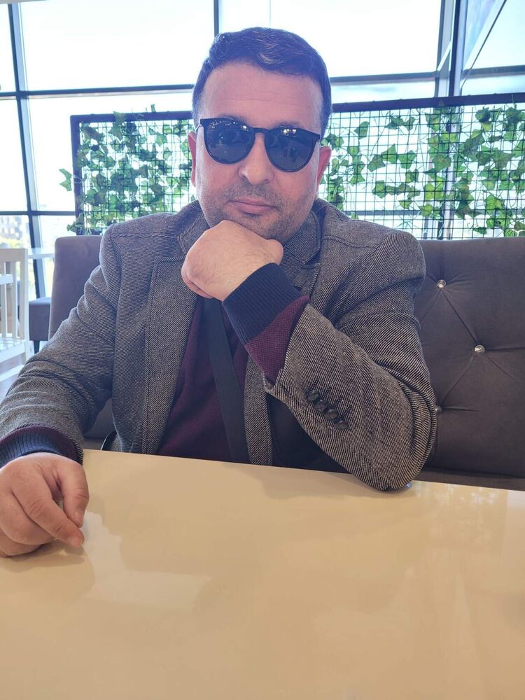  37427647  Selim, 44 ,    