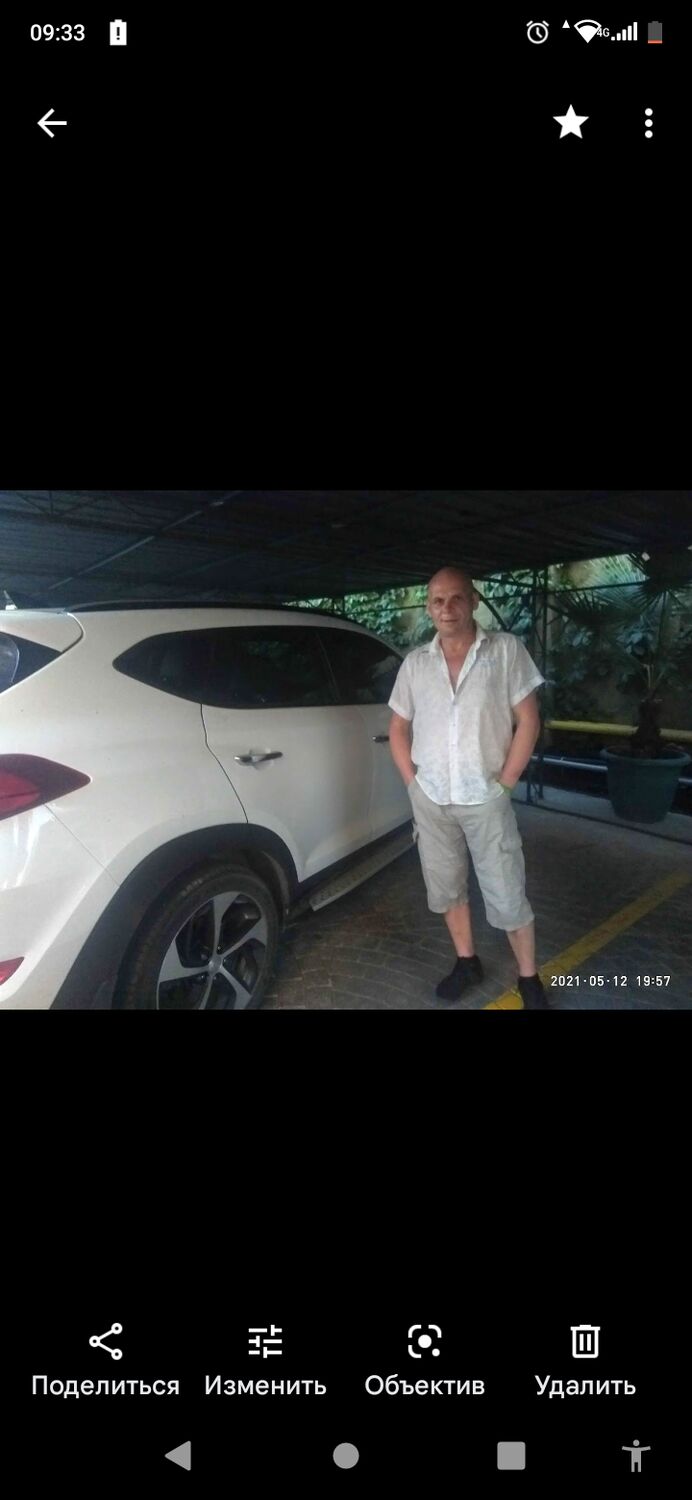  46107707  Victor, 48 ,    Milan