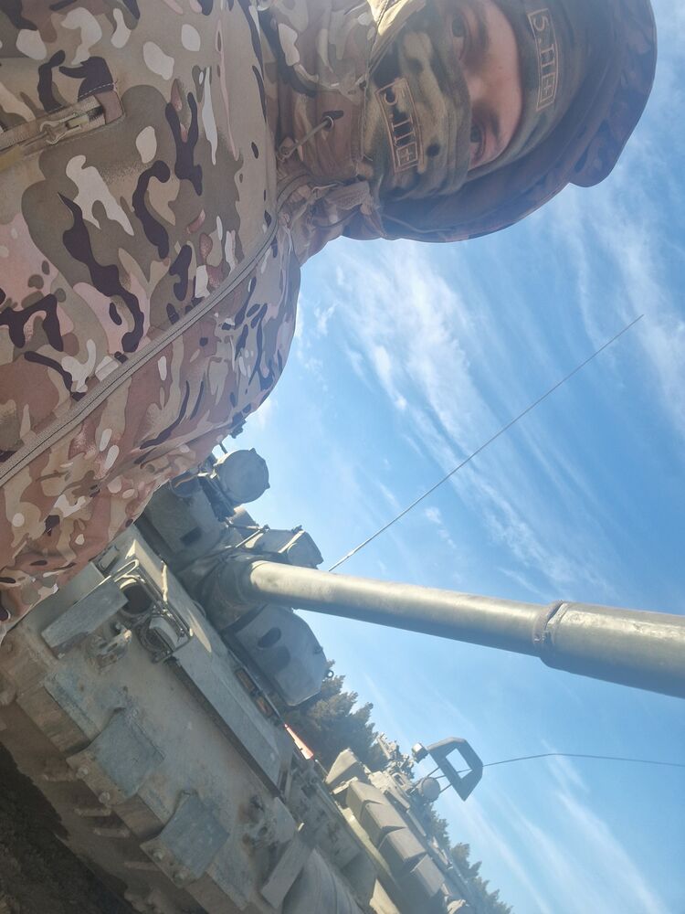  42205717  , 27 ,    