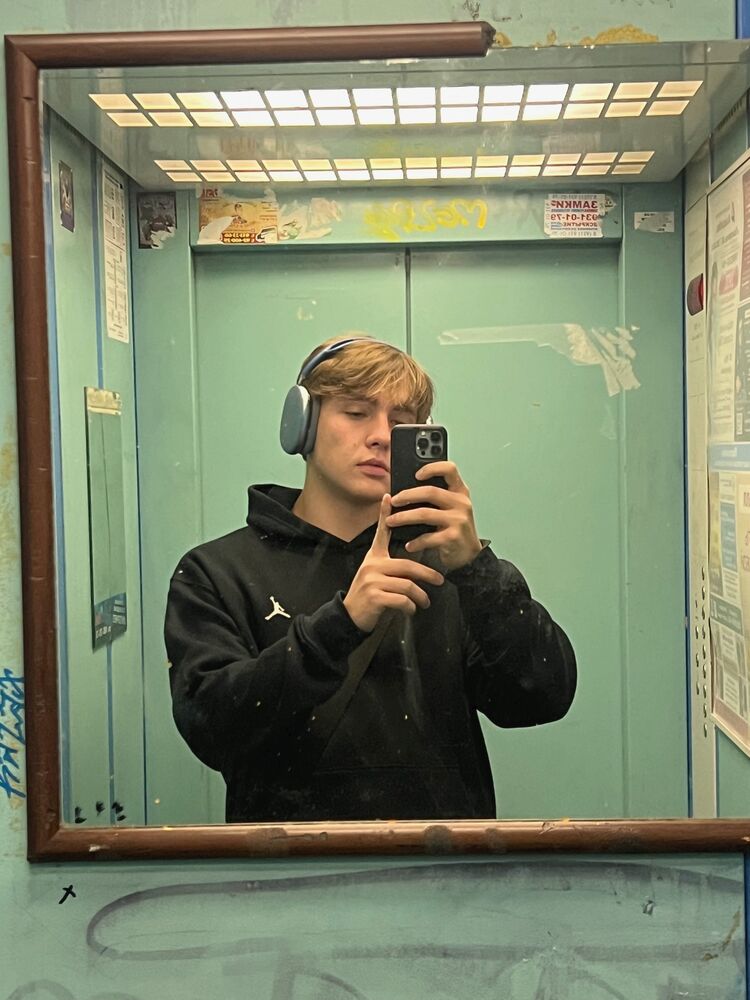 46759557  , 21 ,    