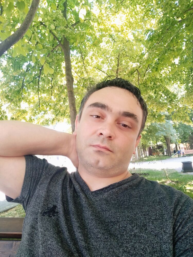  ,   Levon, 39 ,   ,   , c , 