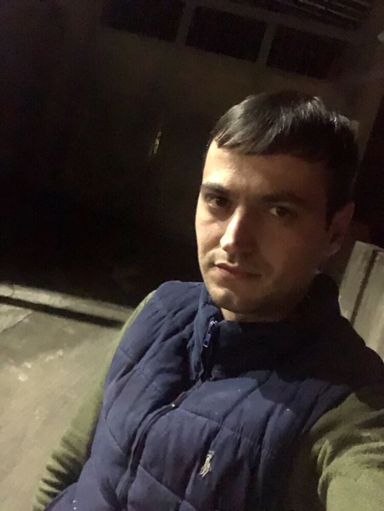  21907197  Onik, 38 ,    