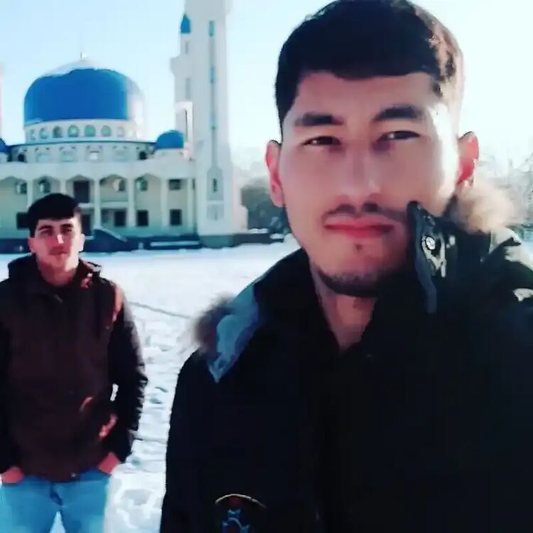  31845567  Meylis, 29 ,    