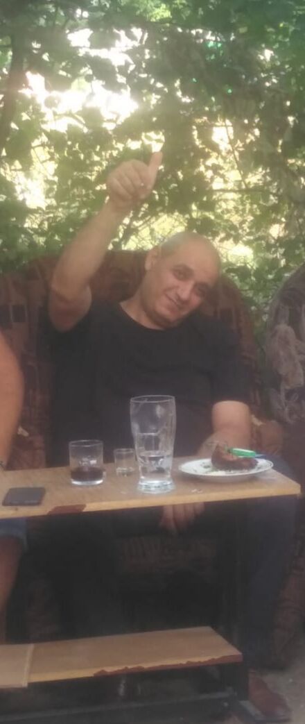  ,   Artur, 48 ,   ,   