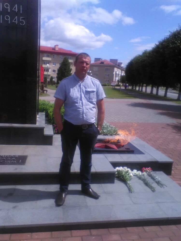  10327797  Nik, 41 ,    