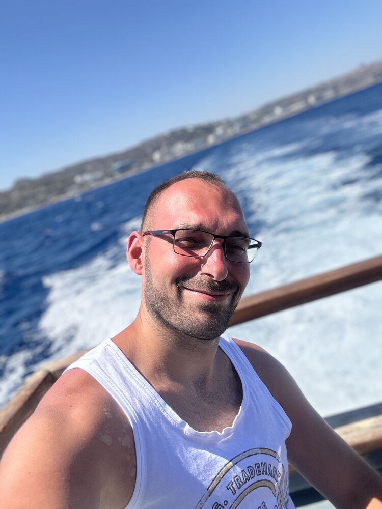  48532247  Tsvetan, 37 ,    Dejvice