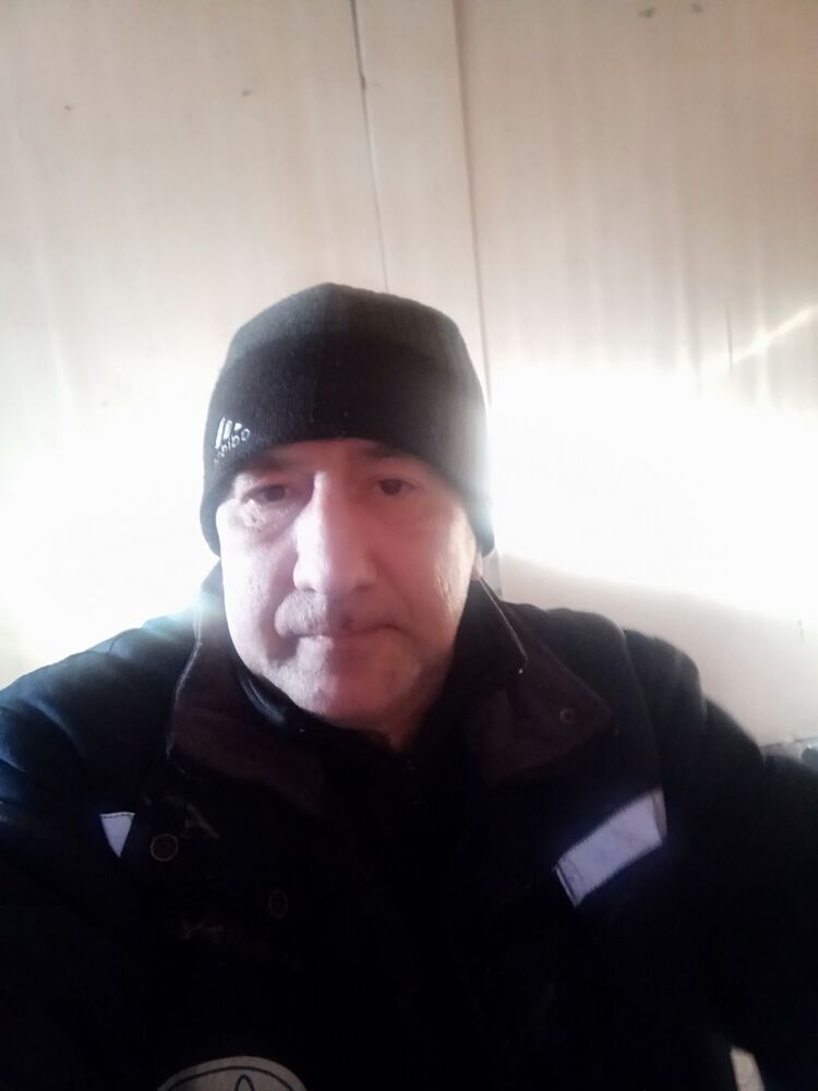  40787407  Alex, 53 ,    