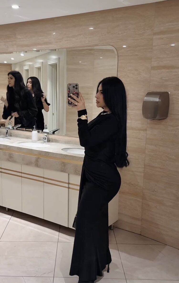  ,   Diana, 32 ,   ,   , c , 