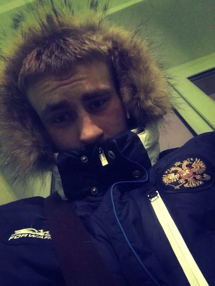  48692267  Ivan, 23 ,    