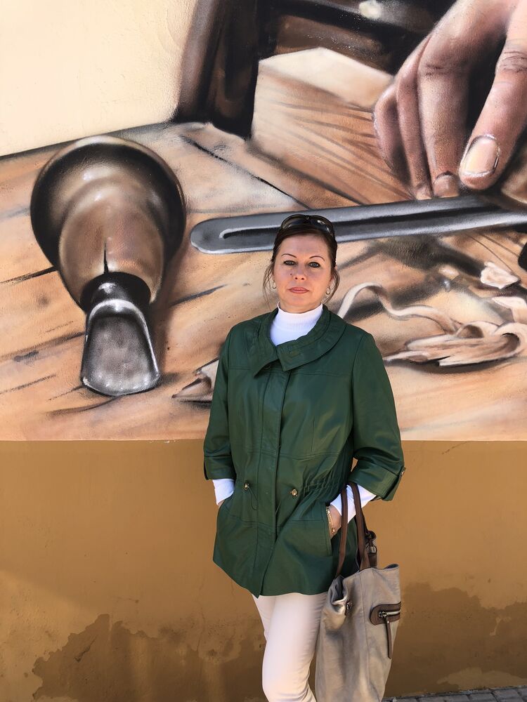  Almeria,   Tania, 49 ,   c , 