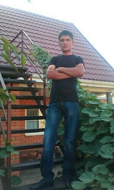  48385427  Mansur, 38 ,    