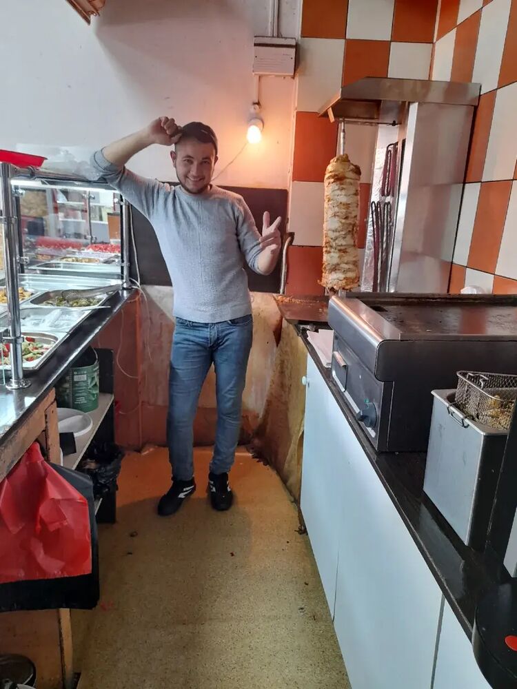  24141077  , 30 ,    -