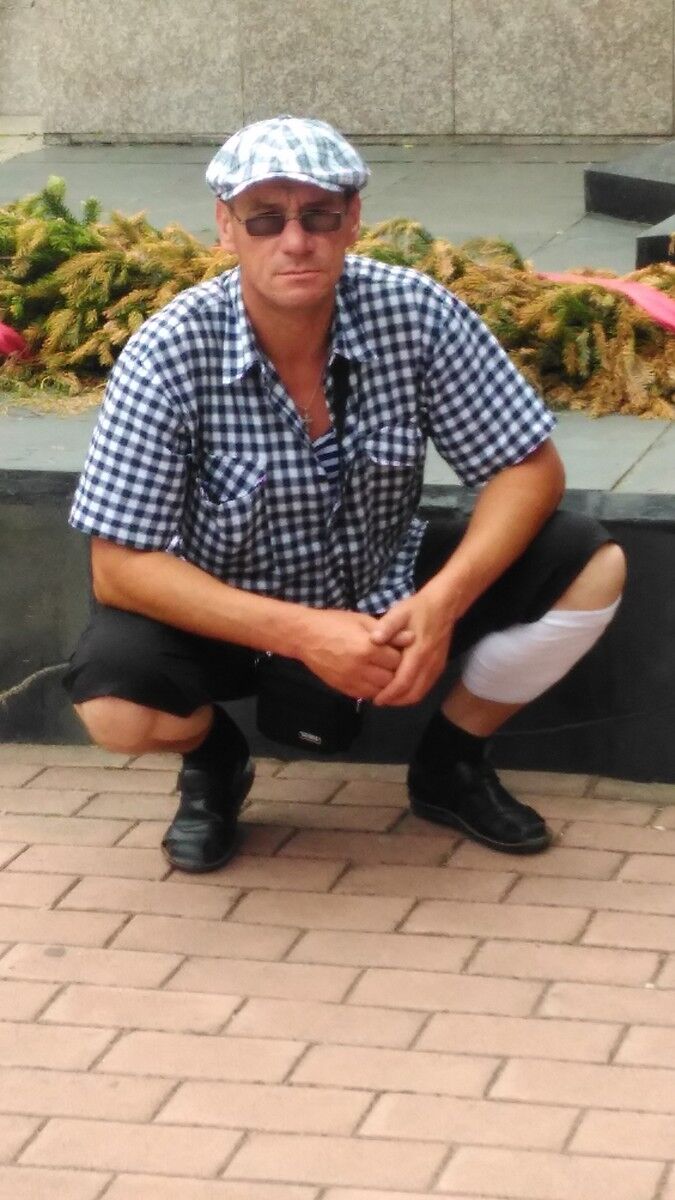  17300377  Denis, 44 ,    